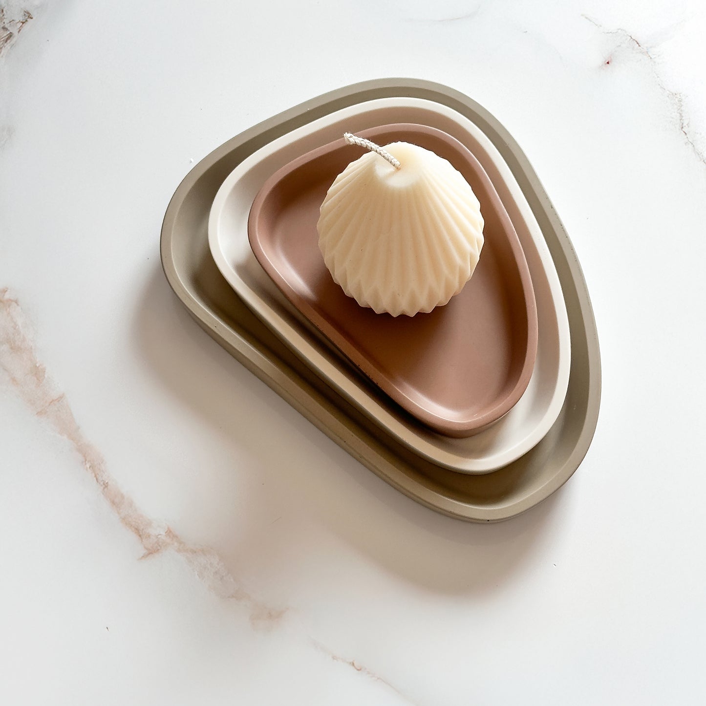 Jesmonite Pebble Tray Set by Artis Homeware